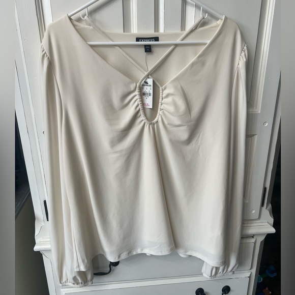 Express Blouse - Picture 2 of 5